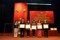 Bộ trưởng Bộ Y tế trao tặng Bằng khen cho Công ty Dược phẩm Tâm Bình