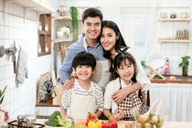 Mừng ngày Giải phóng, Á Bank và Dai-ichi gửi quà tặng khách hàng