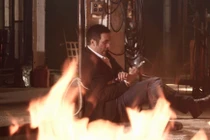 Thám Tử Doyle: Jake có nguy cơ bị thiêu cháy trong nhà kho tẩm xăng