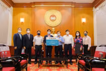 Hana Bank ủng hộ Quỹ Vắc-xin phòng, chống Covid-19