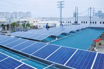 Sử dụng điện mặt trời mái nhà tiết kiệm chi phí thế nào?