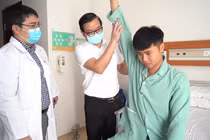 Ca phẫu thuật chấn thương vai của thủ môn Văn Toản thành công tốt đẹp