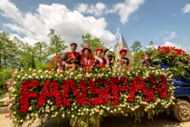 Siêu trải nghiệm tại “Xứ sở hoa hồng trong mây” rực rỡ nhất Tây Bắc