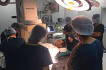 Lần đầu thay van tim qua động mạch cảnh chung trái thành công tại VN