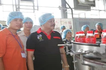 Tân Hiệp Phát rầm rộ đón khách tham quan nhà máy