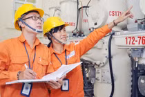 Thầm lặng giữ sáng dòng điện