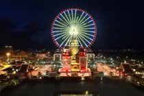 Trải nghiệm tàu lượn dạng treo cực đỉnh tại Asia Park