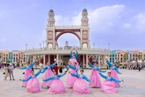 Trung tâm Hàn Quốc mới tại Việt Nam trở thành “thánh địa tạo trend” của tín đồ Hallyu