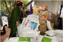 2 năm tù cho người sản xuất và buôn bán bột ngọt giả