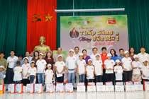 Vietjet đồng hành “thắp sáng ước mơ” cho hàng ngàn em nhỏ các tỉnh phía Bắc