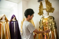 Trang phục cho show nghệ thuật Vũ Hội Ánh Dương được làm cầu kỳ ra sao?