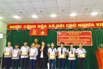 Novaland trao 332 suất học bổng nâng bước em tới trường