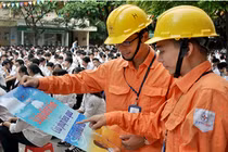 EVN HANOI triển khai tuyên truyền tiết kiệm điện tại 198 trường học