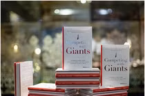 Forbes: "Sách của Trần Uyên Phương thể hiện tinh thần người Việt"