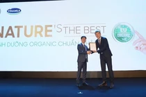 Vinamilk ra mắt sản phẩm sữa bột trẻ em được bổ sung tổ yến 