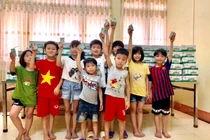 Quỹ sữa Vươn cao Việt Nam mang lại nụ cười hạnh phúc cho trẻ thơ trong mùa dịch