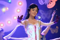 Viên San San: Từ “Thánh cô” ma giáo đến “nữ hoàng sân khấu” trong Yêu Giữa Mùa Xuân