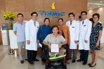 “Hồi sinh” đôi chân cho người đàn ông liệt 10 năm trời