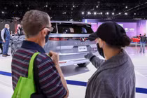 VinFast “chở” hồn Việt sang Mỹ, gây ấn tượng với hàng nghìn khách tham quan