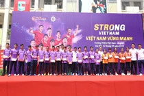Quang Hải, Bùi Tiến Dũng đeo mặt nạ trung thu truyền cảm hứng tại Strong Vietnam