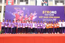 Quang Hải, Bùi Tiến Dũng đeo mặt nạ trung thu truyền cảm hứng tại Strong Vietnam