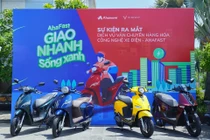 VinFast hợp tác Ahamove ra mắt dịch vụ vận chuyển hàng hóa trên nền tảng công nghệ bằng xe máy điện AhaFast