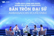 Dương Tử Quỳnh thảo luận bàn tròn với các “Đại sứ nhỏ” Vinschoo trong chiến dịch 3500Live