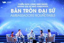 Dương Tử Quỳnh thảo luận bàn tròn với các “Đại sứ nhỏ” Vinschoo trong chiến dịch 3500Live