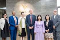 Giáo sư Đại học Cornell: “Tôi bất ngờ vì sự phát triển nhanh chóng của VinUni”