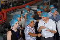 Sinh viên ĐH New York tham quan nhà máy Tân Hiệp Phát