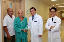 Thay van tim thành công, cụ ông 90 tuổi đi lại được sau 7 năm liệt giường