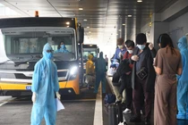 Sân bay Vân Đồn đón hơn 500 người Việt từ vùng dịch về theo quy trình đặc biệt