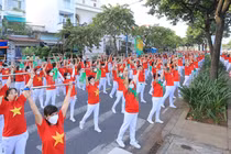 Värna đồng hành cùng người cao tuổi lan tỏa ý thức bảo vệ môi trường