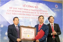 Hoa hậu Lương Thùy Linh rạng rỡ bên những bảo vật kỷ lục của DOJI