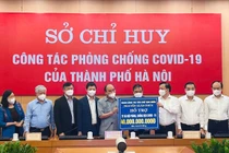 Techcombank trao tặng 15 tỷ hỗ trợ thủ đô Hà Nội chống dịch