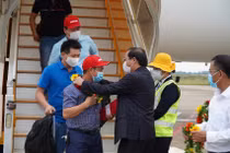 Bay từ Thanh Hoá, Nha Trang... tới Phú Quốc đón mùa hè sôi động