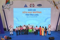 Niềm vui của thầy trò tỉnh Vĩnh Long với ngày hội sữa học đường