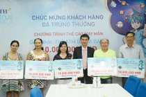 Trao giải nhất ATM BAC A BANK cho khách hàng may mắn