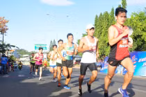 Gần 1500 vận động viên chinh phục đỉnh núi Bà Rá cùng Number 1 Active