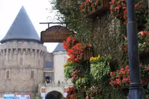 Bà Nà Hills: Thiên đường hoa trong mây