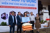 Ngân hàng gạo hỗ trợ người bị ảnh hưởng COVID-19 của VietinBank