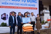 Ngân hàng gạo hỗ trợ người bị ảnh hưởng COVID-19 của VietinBank