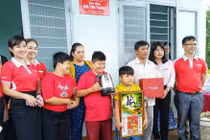Tặng nhà mới cho hộ nghèo tại Đắc Lắk