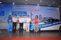 Vinaphone trao thưởng 2 xe BMW 1,8 tỷ cho khách hàng