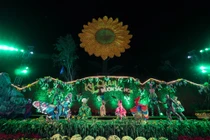 Sống trong không khí Tết cổ truyền tại lễ hội hoa Hạ Long