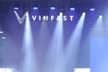 Những chủ xe ô tô điện VF 8 đầu tiên “sửng sốt” trước tốc độ sản xuất của VinFast