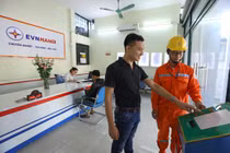 Thanh toán hóa đơn, sử dụng dịch vụ điện: Khi công nghệ thay sức con người