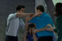 Angela “phát điên” khi kể lại quá khứ bị bắt cóc