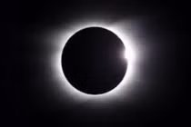 Cực hiếm “Mặt Trăng đen” huyền ảo xuất hiện trên bầu trời đêm 30/04