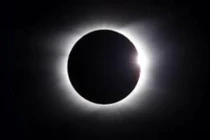 Cực hiếm “Mặt Trăng đen” huyền ảo xuất hiện trên bầu trời đêm 30/04